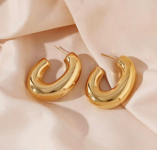 Ovala Earrings